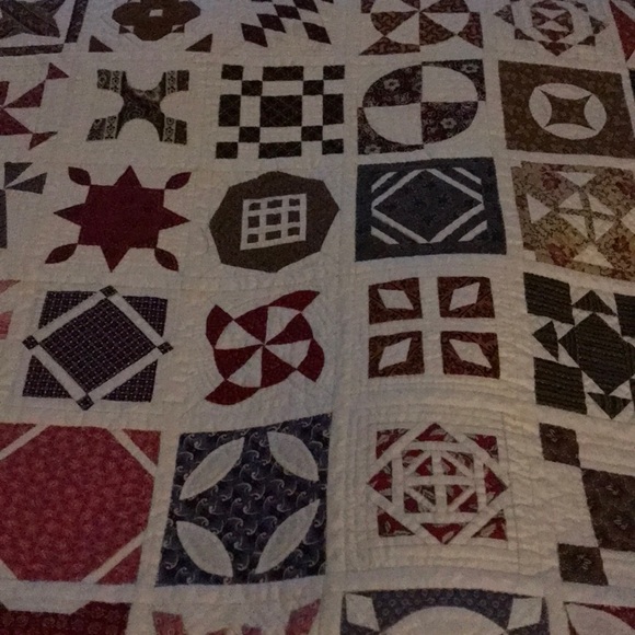 Meet your Posher, Amanda - Picture 3 of 3